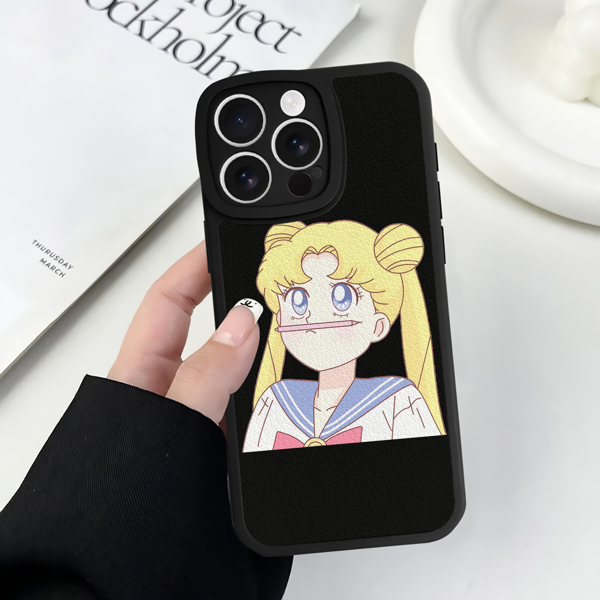 （画像用） 美少女戦士セーラームーン 愛野 美奈子 あいの みなこ Sailor Moon Aino Minako 【iPhone 16シリーズ対応】シリコンスマホケース（レザー調） 材質：シリコン